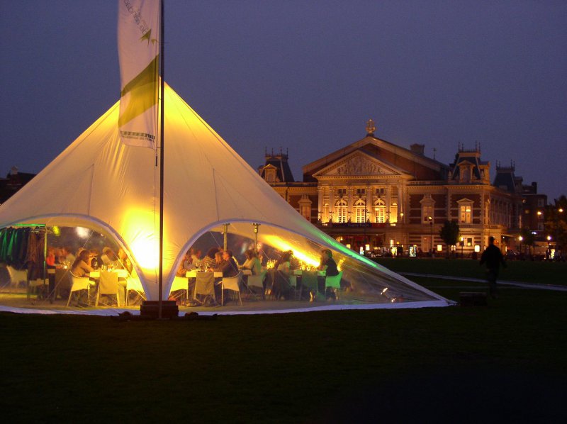 impressie van een Starshade feesttent