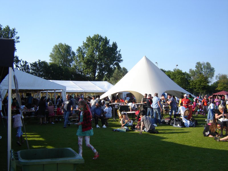 impressie verschillende feesttenten en partytenten